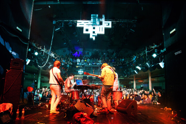 Live concertfoto Caribou @ Le Guess Who door Juri Hiensch