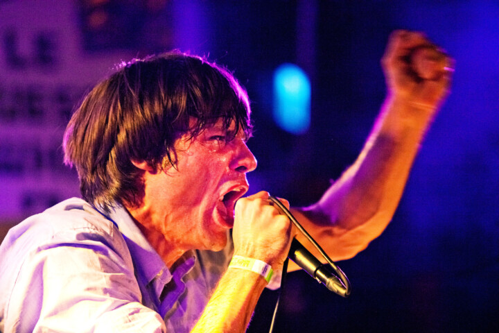 Live concertfoto John Maus @ Le Guess Who door Juri Hiensch