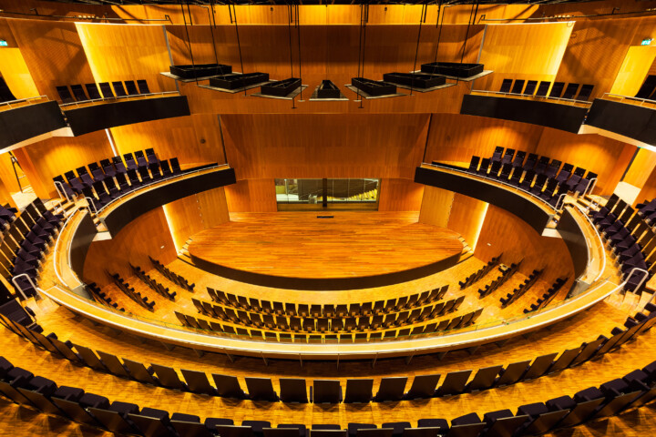 Architectuurfoto Hertz TivoliVredenburg door fotograaf Juri Hiensch
