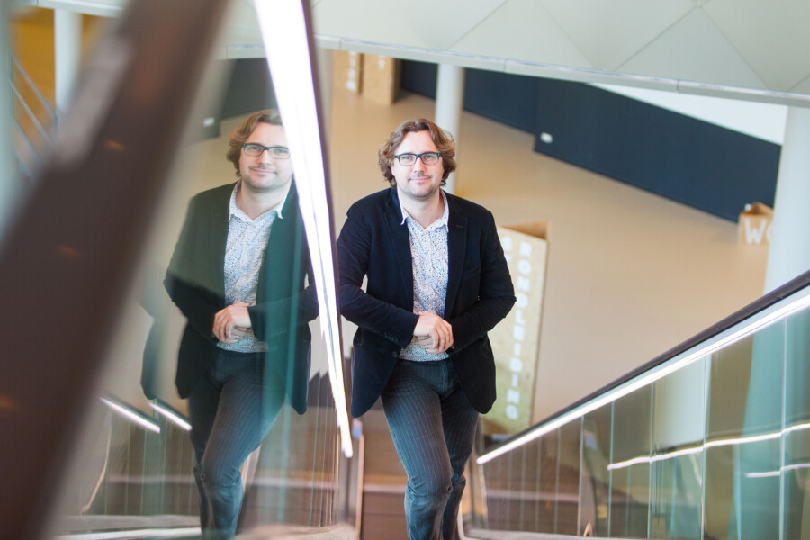 Portretfoto Guy van Hulst door Juri Hiensch
