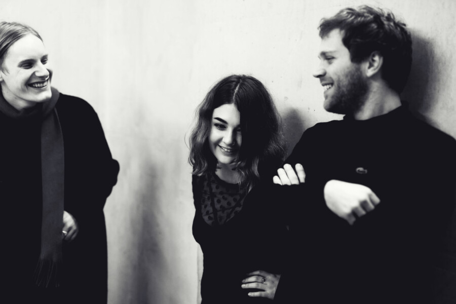Foto Yumi Zouma door fotograaf Juri Hiensch