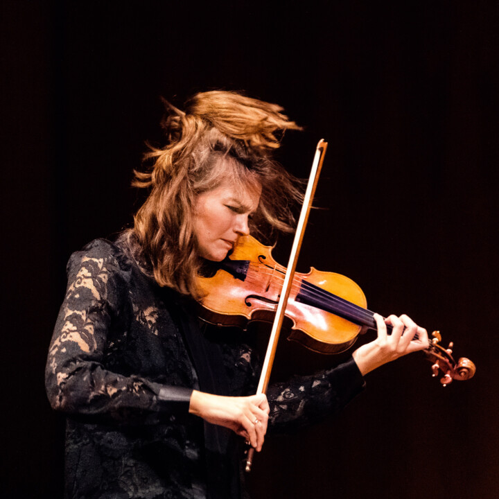 Live concertfoto Janine Jansen door Juri Hiensch