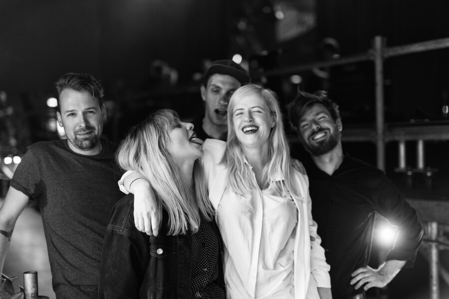 Foto Amber Arcades op Best Kept Secret door Juri Hiensch