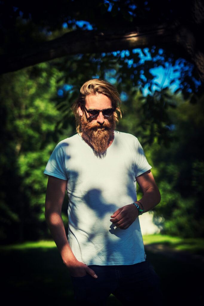 Portretfoto Joep Beving op Wonderfeeldoor Juri Hiensch