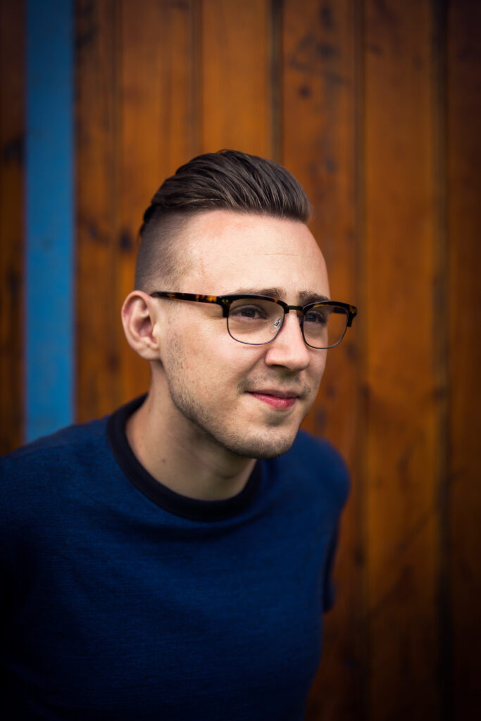 Portretfoto Tom Sanderman op Wonderfeeldoor Juri Hiensch
