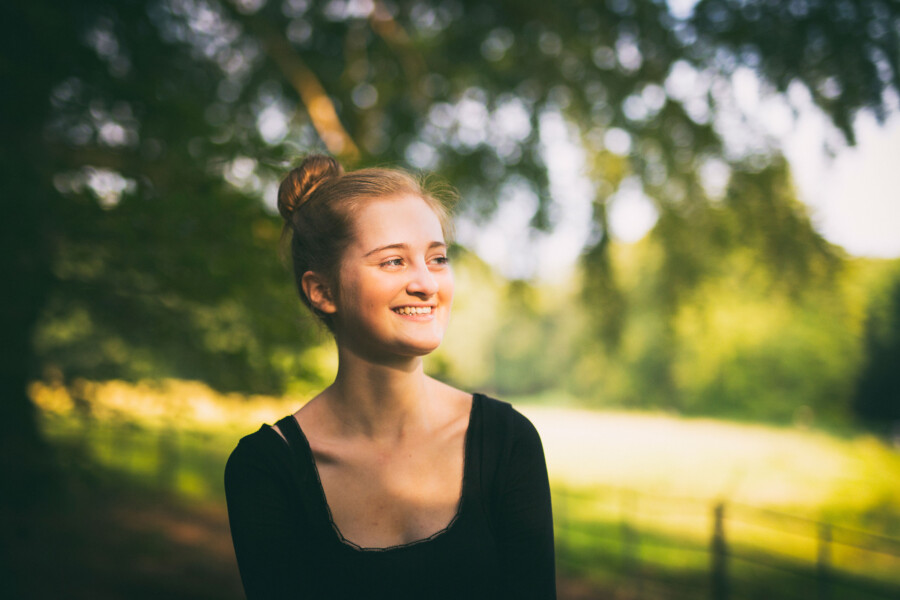 Portretfoto Noa Wildschut op Wonderfeeldoor Juri Hiensch