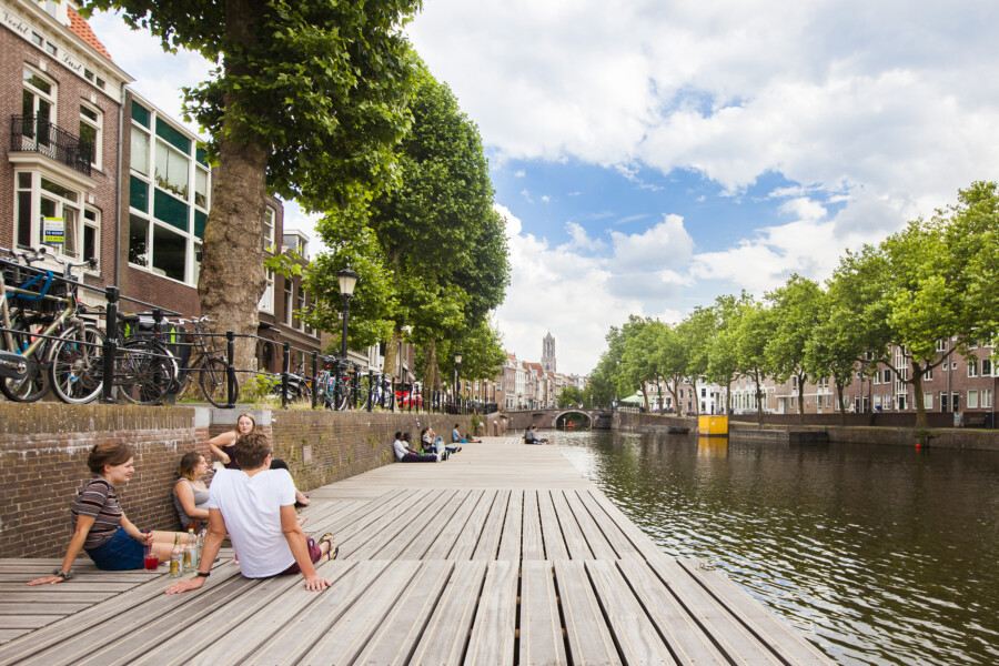 Straatfotogafie Bemuurde Weerd door fotograaf Juri Hiensch