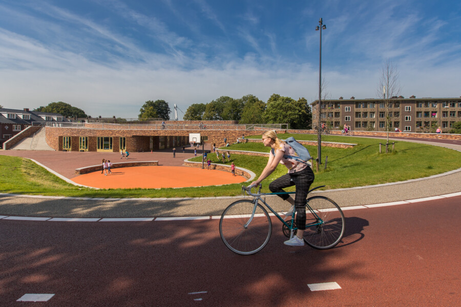 Straatfotogafie Fietser Halve Maan door fotograaf Juri Hiensch