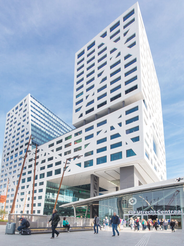 Architectuurfoto Stadskantoor Utrecht door fotograaf Juri Hiensch