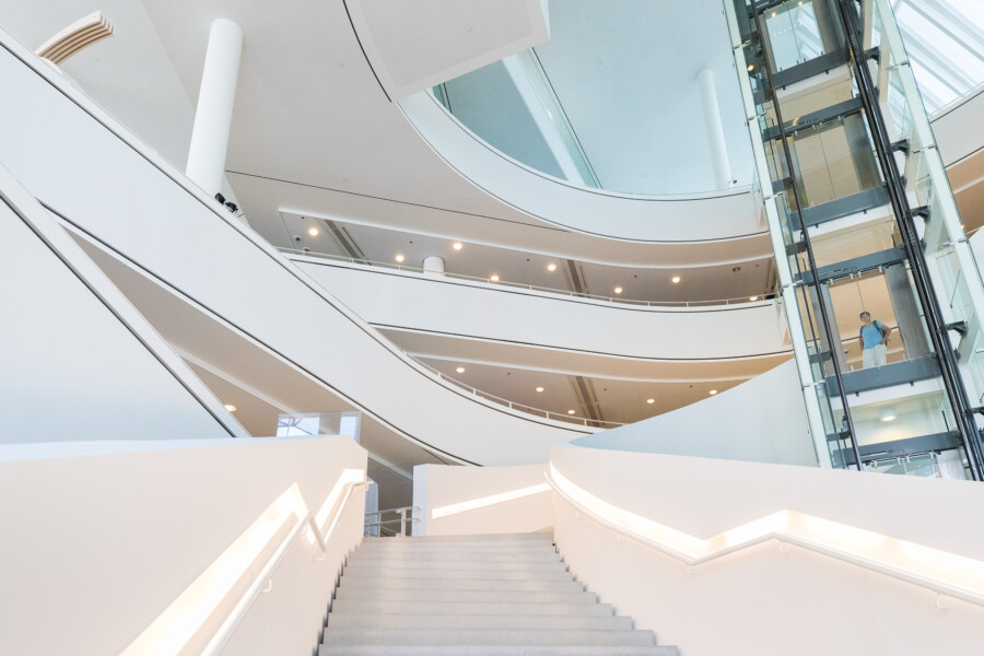 Architectuurfoto gemeentehuis Nieuwegein door fotograaf Juri Hiensch
