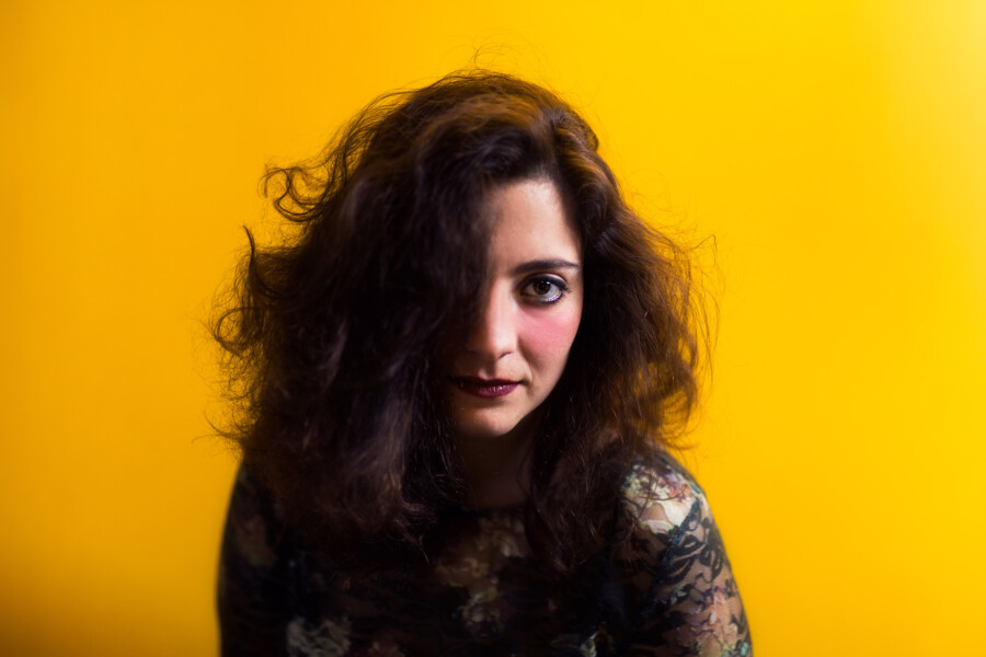 Portretfoto Nadah El Shazly door Juri Hiensch