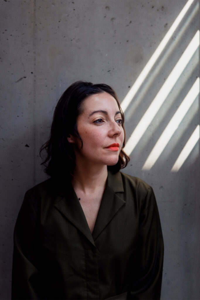 Portretfoto Lucretia Dalt door Juri Hiensch