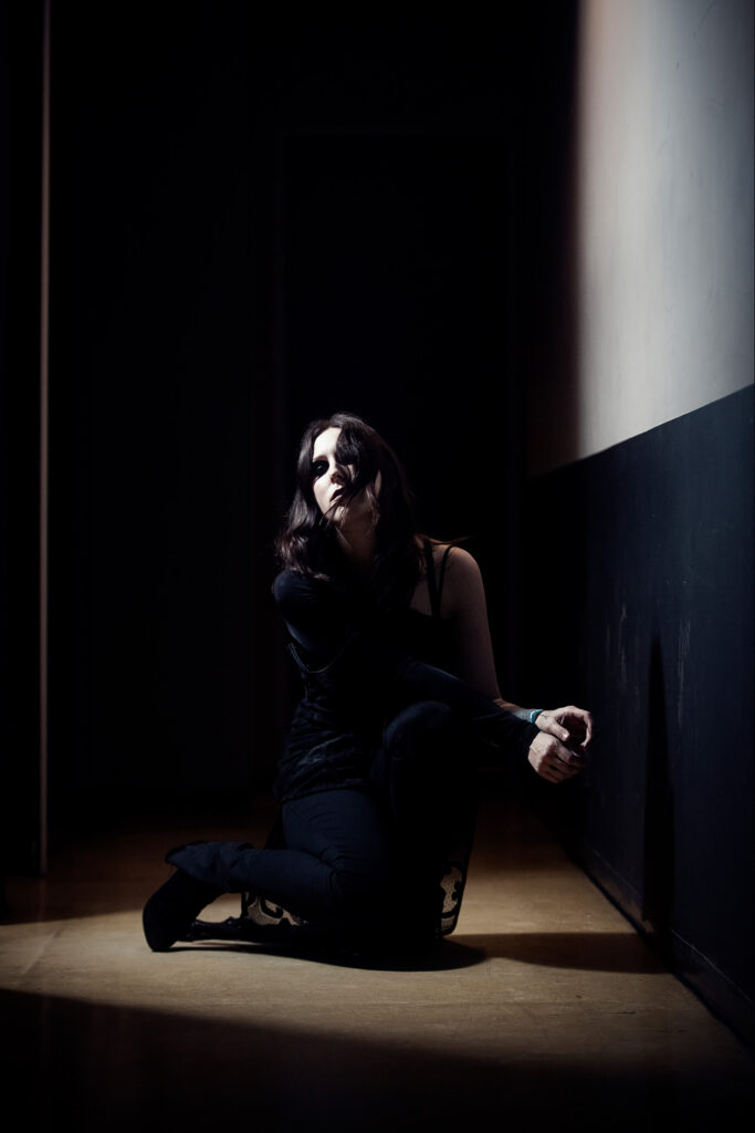 Portretfoto Chelsea Wolfe op Le Guess Who? door Juri Hiensch
