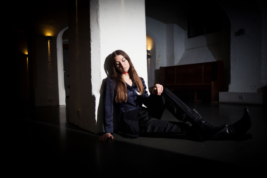 Portretfoto Weyes Blood Le Guess Who? door Juri Hiensch