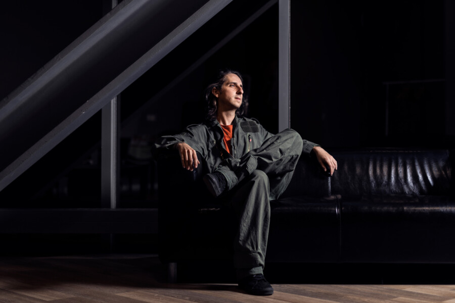 Portretfoto James Holden op Le Guess Who? door Juri Hiensch