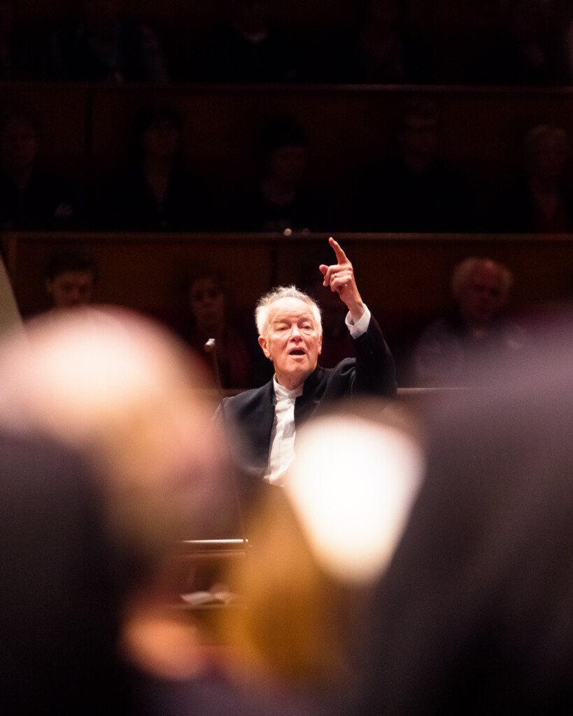 Live concertfoto Edo de Waart door Juri Hiensch