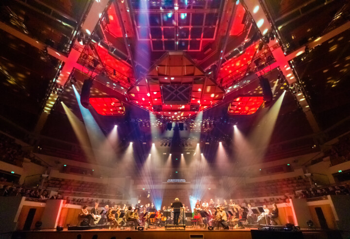 Live concertfoto Pieces of Tomorrow door Juri Hiensch
