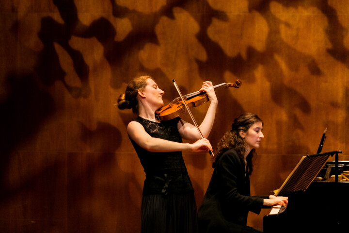 Live concertfoto Maria & Nathalia Milstein door Juri Hiensch