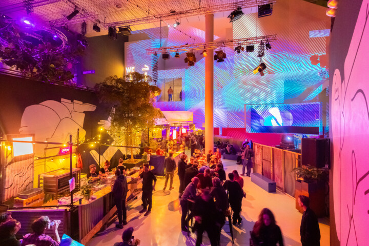Sfeerfoto TivoliVredenburg @ Le Guess Who door Juri Hiensch