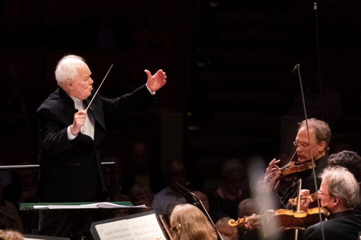 Live concertfoto Edo de Waart door Juri Hiensch