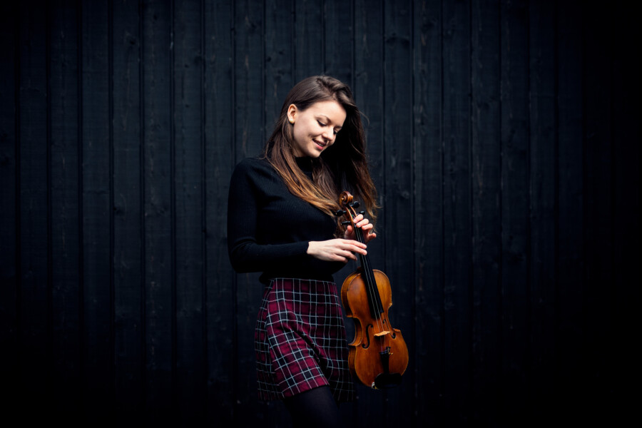 Portretfoto Janina Olszweska door Juri Hiensch