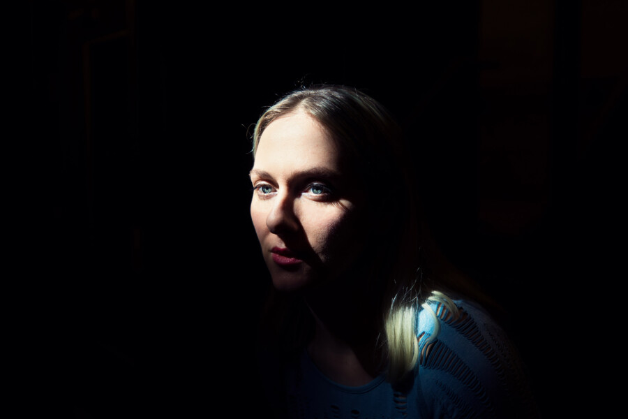 Portretfoto Marija Bozinovska Jones Rewire festival door Juri Hiensch
