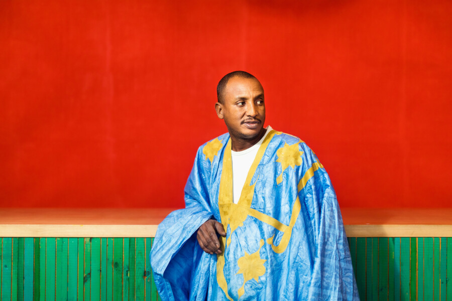 Portretfoto Noura Mint Seymali door Juri Hiensch