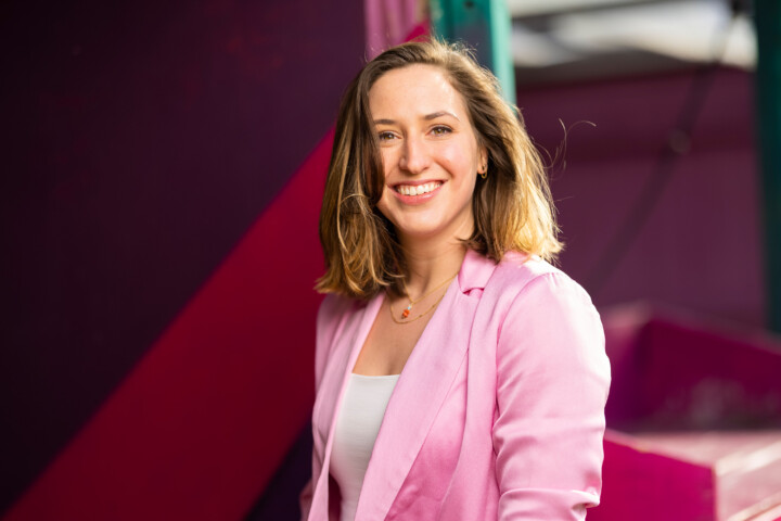 Portretfoto Frida Jonker door Juri Hiensch