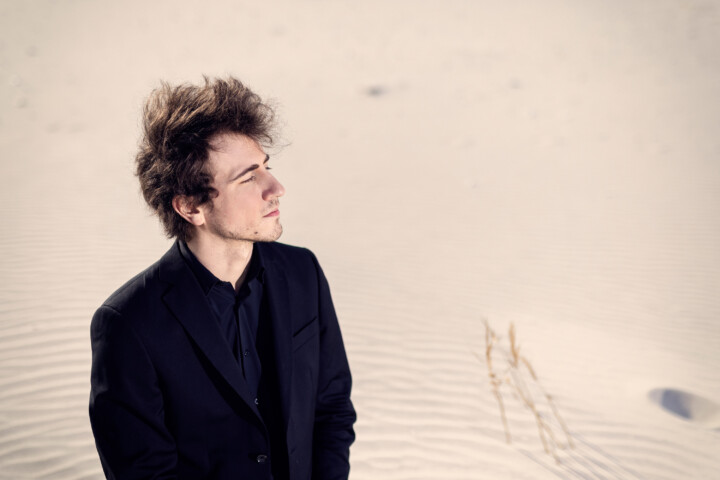 Portretfoto Maxime Quennesson door Juri Hiensch