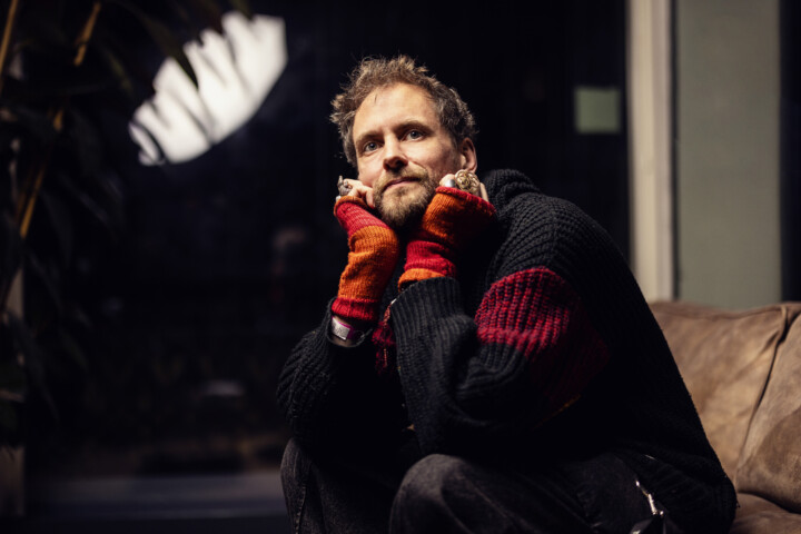 Portretfoto Alabaster DePlume door Juri Hiensch