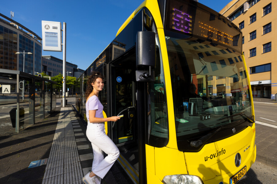 De bus in Amersfoort voor de Mobiliteitsweek Utrecht