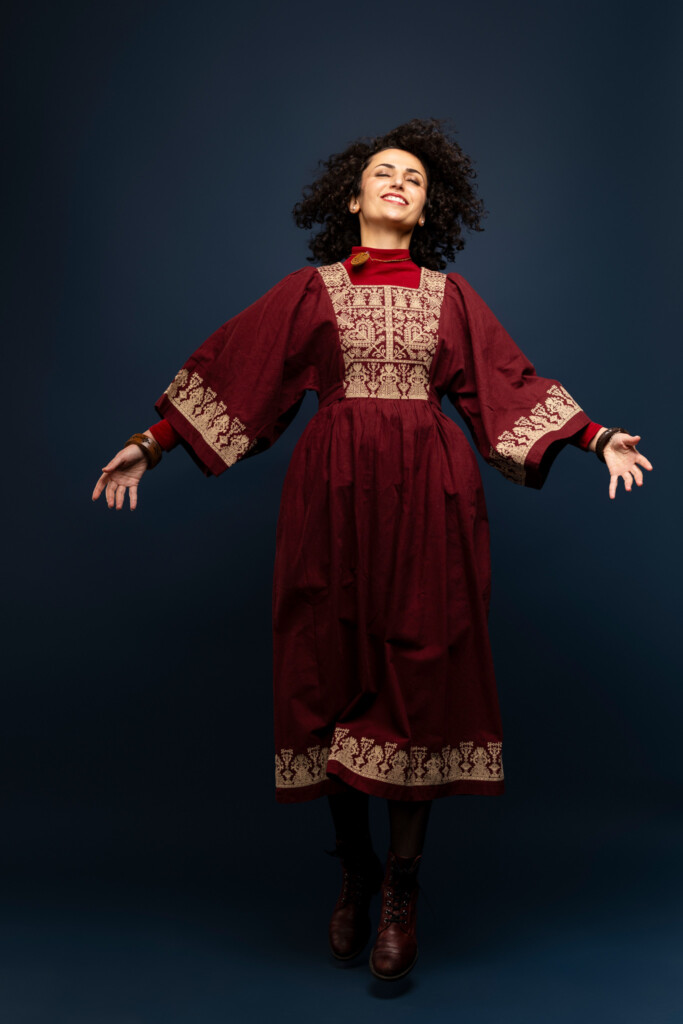 Portretfoto Zehra door Juri Hiensch