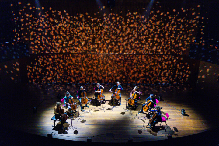 Live concertfoto Amsterdam Cello Octet door Juri Hiensch